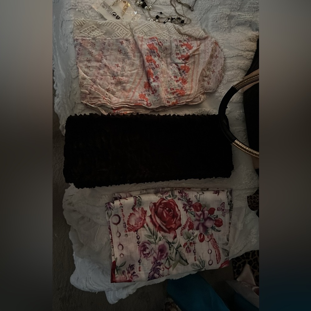 Bundle - Picture 3 of 6